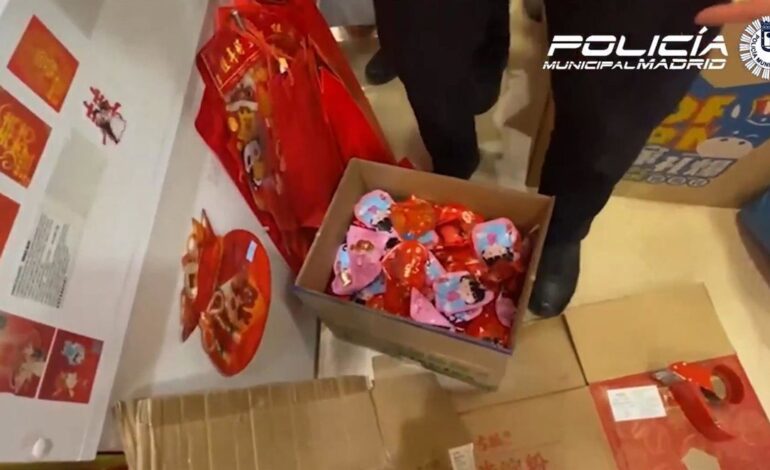 Incautadas antes de Halloween casi 10.000 golosinas en un local en Usera que incumplen la normativa de salud