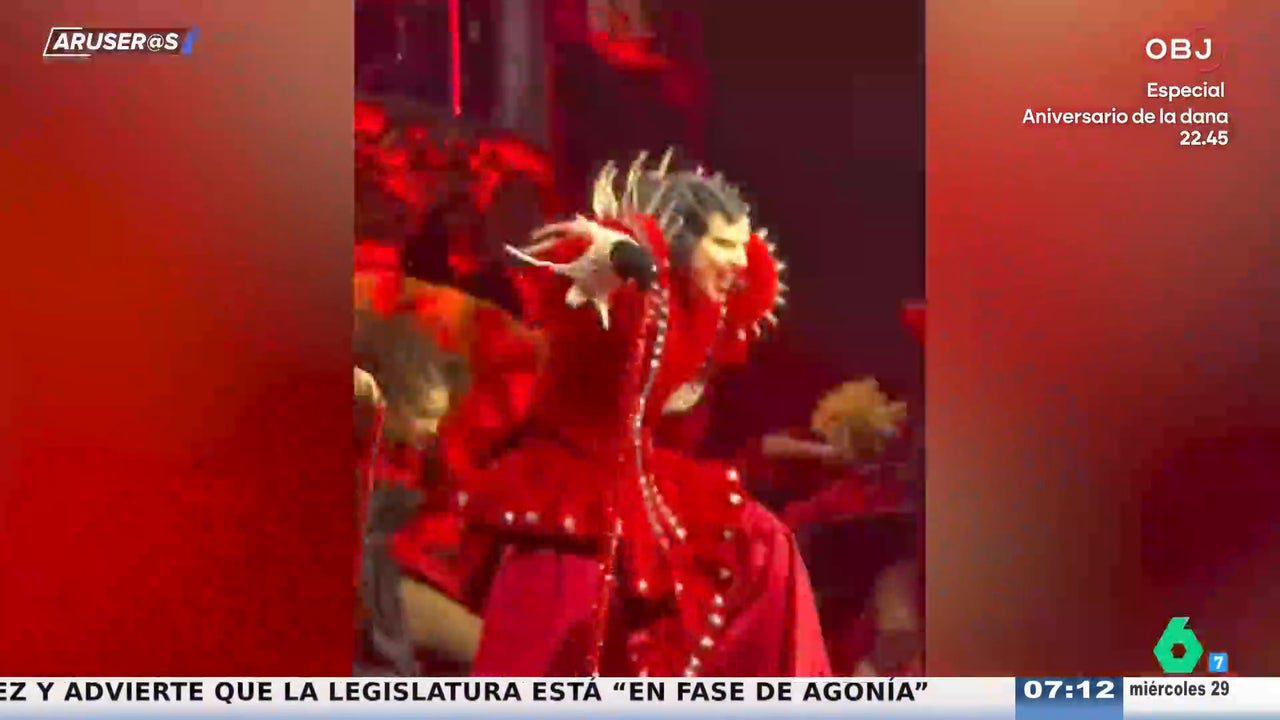Lady Gaga eclipsa Barcelona con un espectacular concierto gótico y palabras en español: «¡Arriba las manos!»