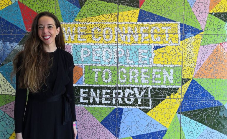 Holaluz eleva pérdidas a 14,7 millones y reduce su negocio de autoconsumo para llegar al punto de equilibrio