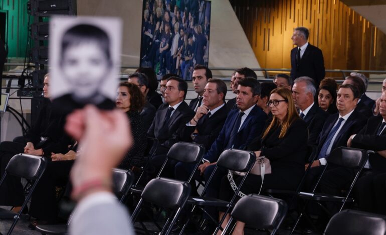 Mazón se convierte en el infame protagonista de un funeral marcado por la indignación de las víctimas de la DANA