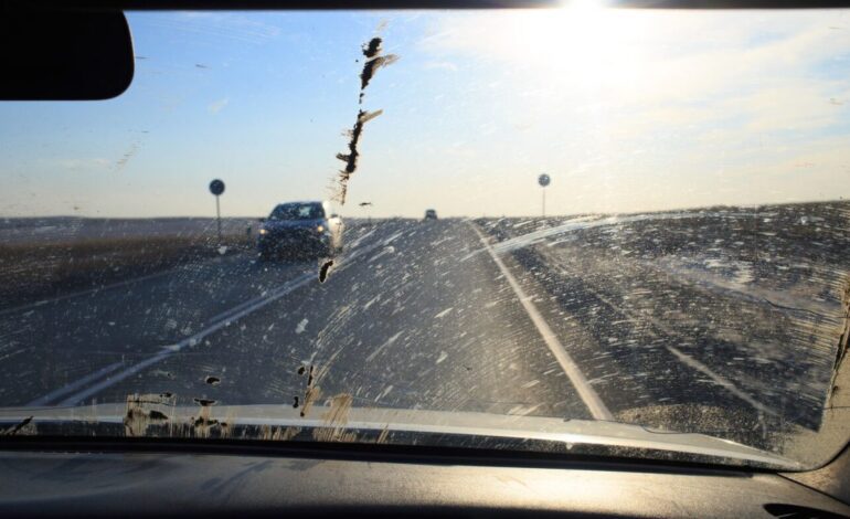 ¿Ves rayas al usar el limpiaparabrisas? Descubre por qué ocurre y cómo solucionarlo