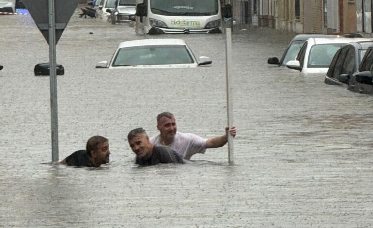 las lluvias torrenciales dejan un herido grave en Huelva y más de 500 incidencias