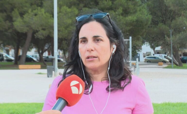 La madre de la menor acosada en Jerez por su alopecia: "Vomitaba todo lo que comía por los nervios"