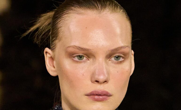 Toasty freckly blush, el maquillaje de verano efecto buena cara que seguirá triunfando en invierno