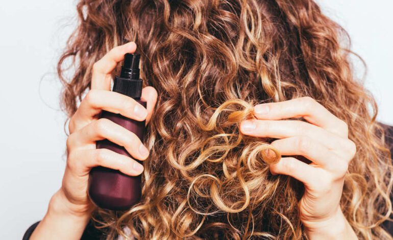 “En la cafetera me hago un spray capilar de lino y manzanilla que es ideal para refrescar y aclarar los rizos”