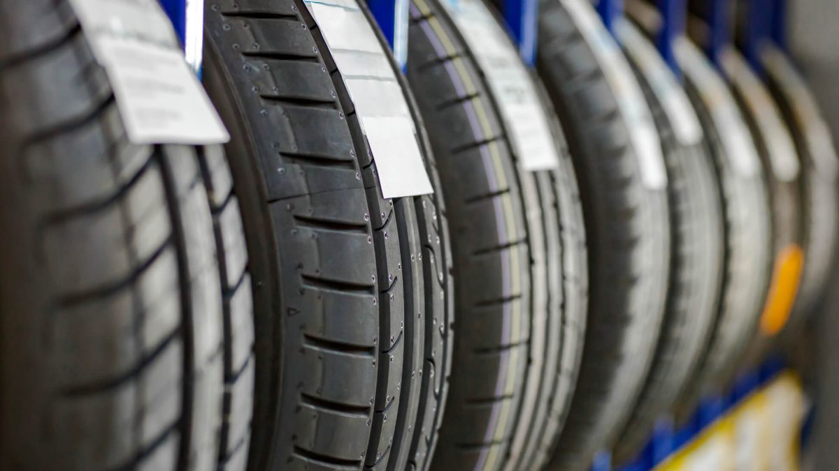 ¿Eres parte del 50% de conductores que comete este fallo al cambiar los neumáticos de su coche? 