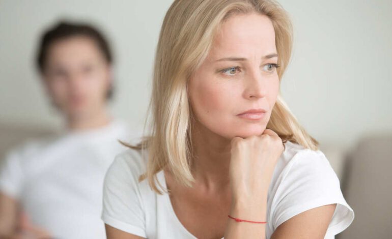 “La primera señal de alarma ante una pareja narcisista es si sientes que parecía demasiado buena para ser verdad en los primeros meses, pero luego empezó a devaluarte”