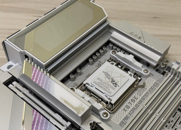 X870E AORUS MASTER X3D ICE