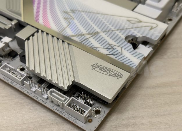 X870E AORUS MASTER X3D ICE