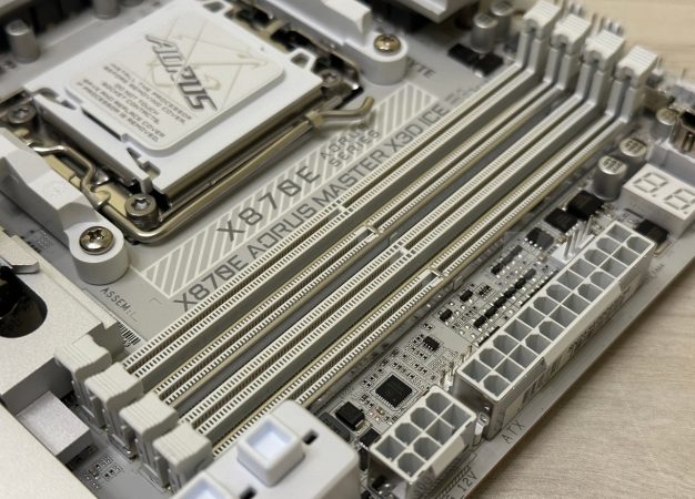 X870E AORUS MASTER X3D ICE