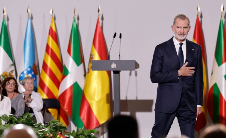 El Rey asegura estar «ahora y siempre» con las víctimas de la DANA y ve «necesario seguir analizando» las causas