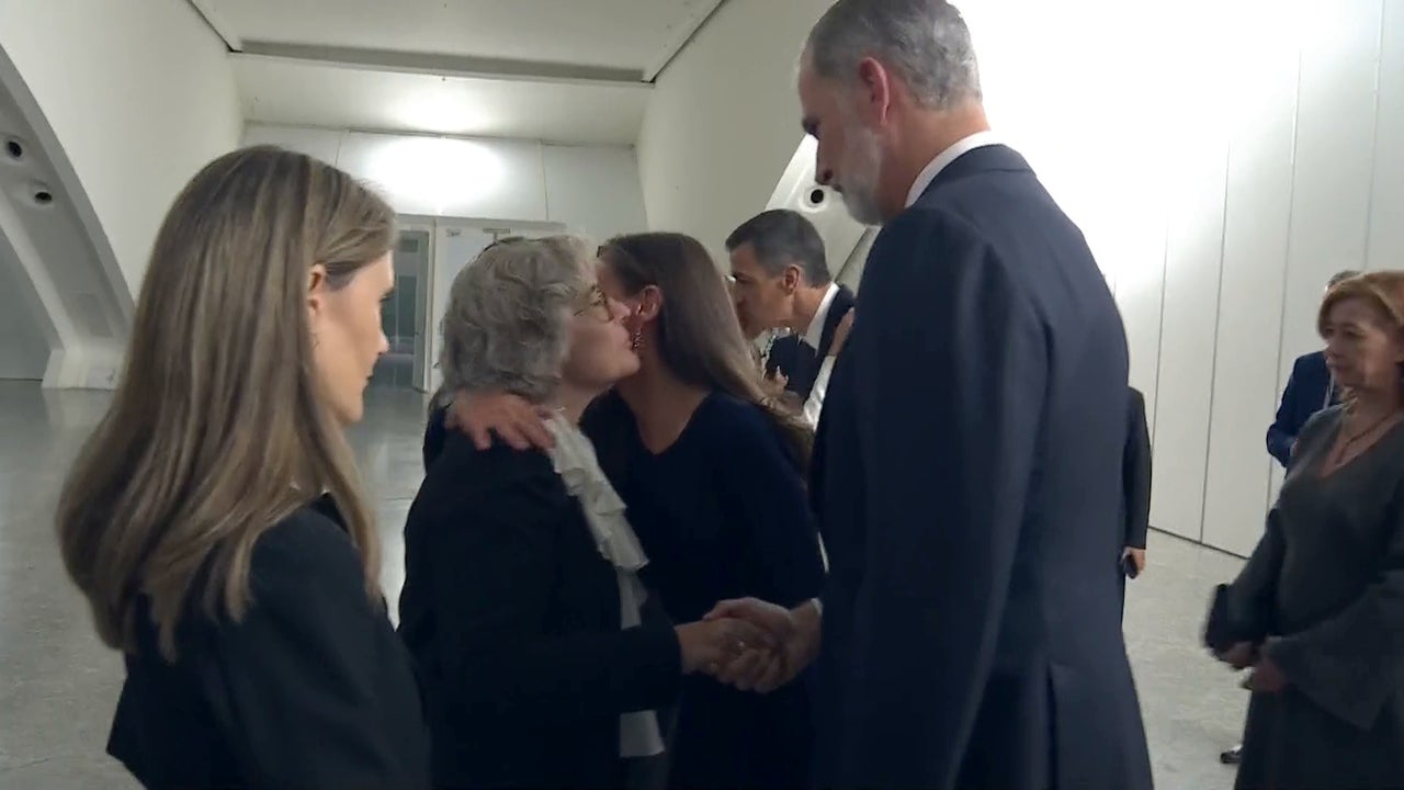 Los Reyes se reúnen con las familias de las víctimas de la DANA antes del funeral de Estado en Valencia