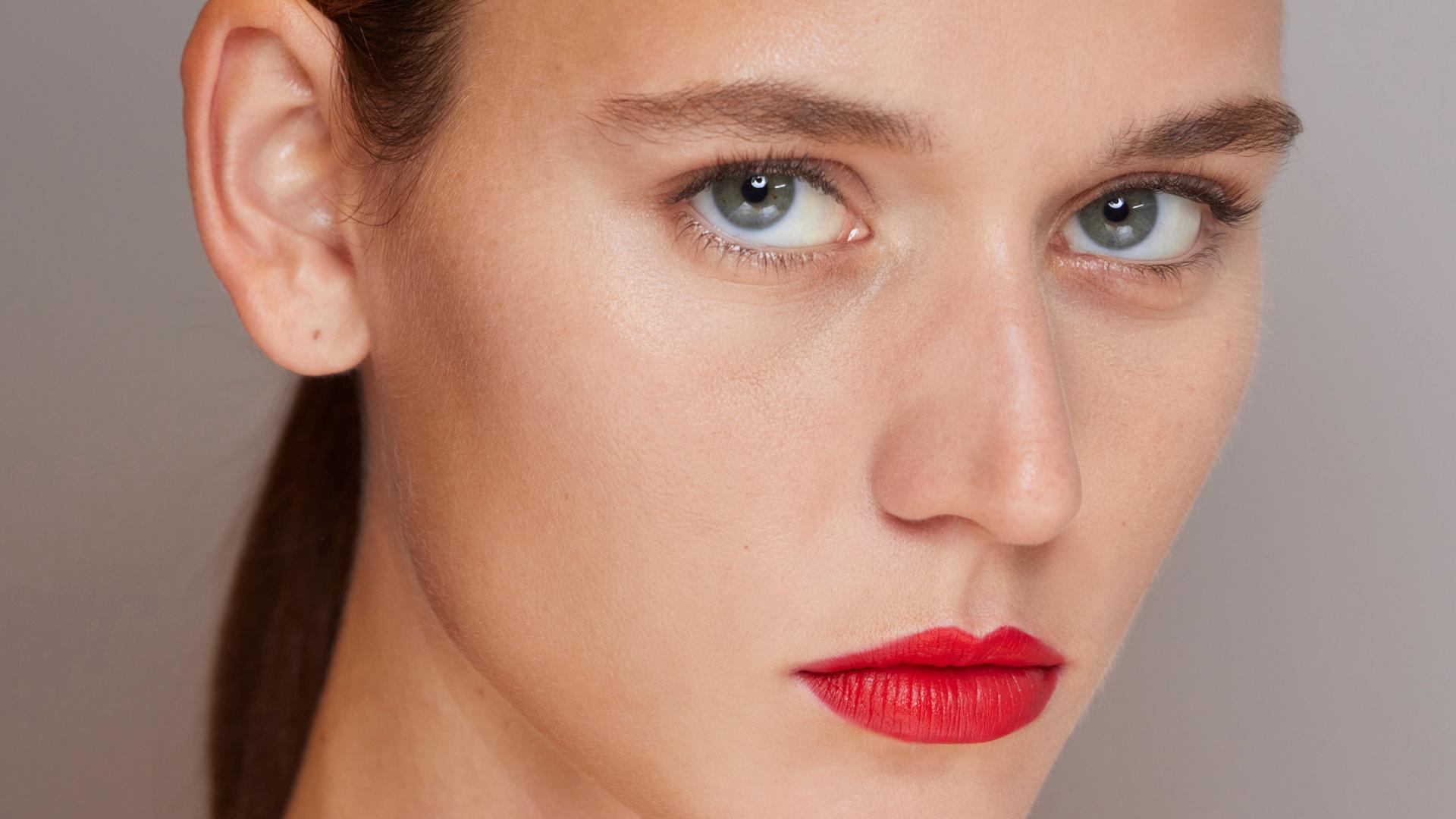 Los mejores labiales rojos: favorecen a todo tipo de piel, hidratan y duran 24 horas