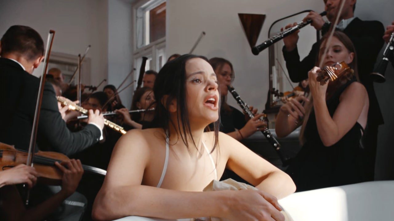 religión, deseo y electrónica en una misma canción