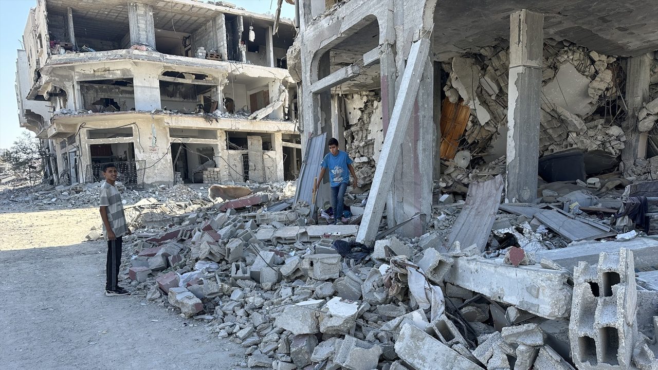 Los ataques israelíes en Gaza dejan al menos 9 muertos mientras Hamás niega haber violado el alto el fuego