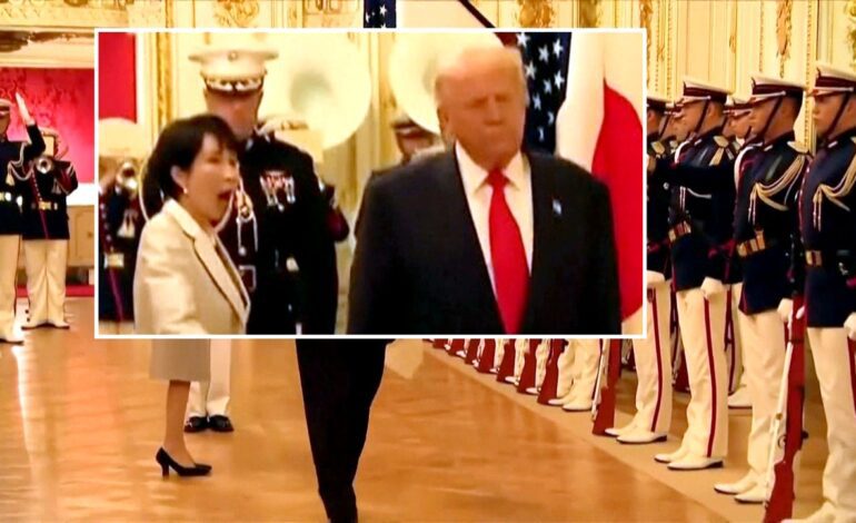 El momento en el que Trump se salta el protocolo en Japón y deja sin palabras a la primera ministra