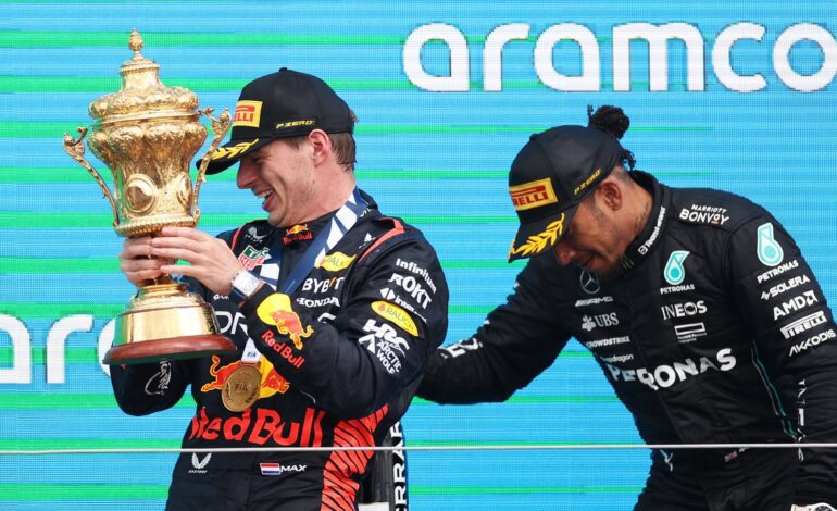 Mercedes ‘carga duramente’ contra el título de Verstappen en 2021: «Un lunático destruyó…»