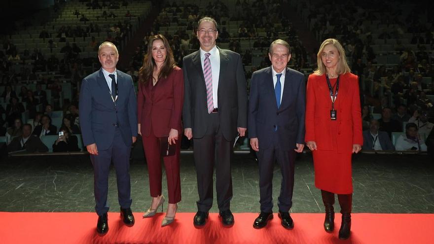 DARON ACEMOĞLU | El Nobel de Economía advierte en Vigo que el descontrol de la IA supondrá «un problema» para el futuro de las democracias