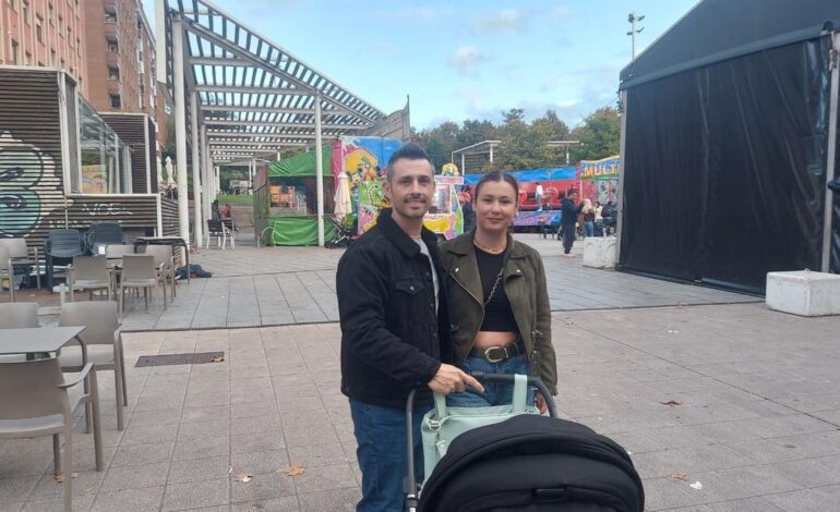 El Llano avala la futura reforma de la plaza del Tres de Abril, que tendrá juegos infantiles: «Ahora está muy sosa»