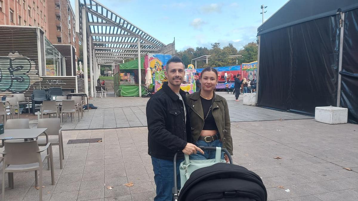 El Llano avala la futura reforma de la plaza del Tres de Abril, que tendrá juegos infantiles: «Ahora está muy sosa»