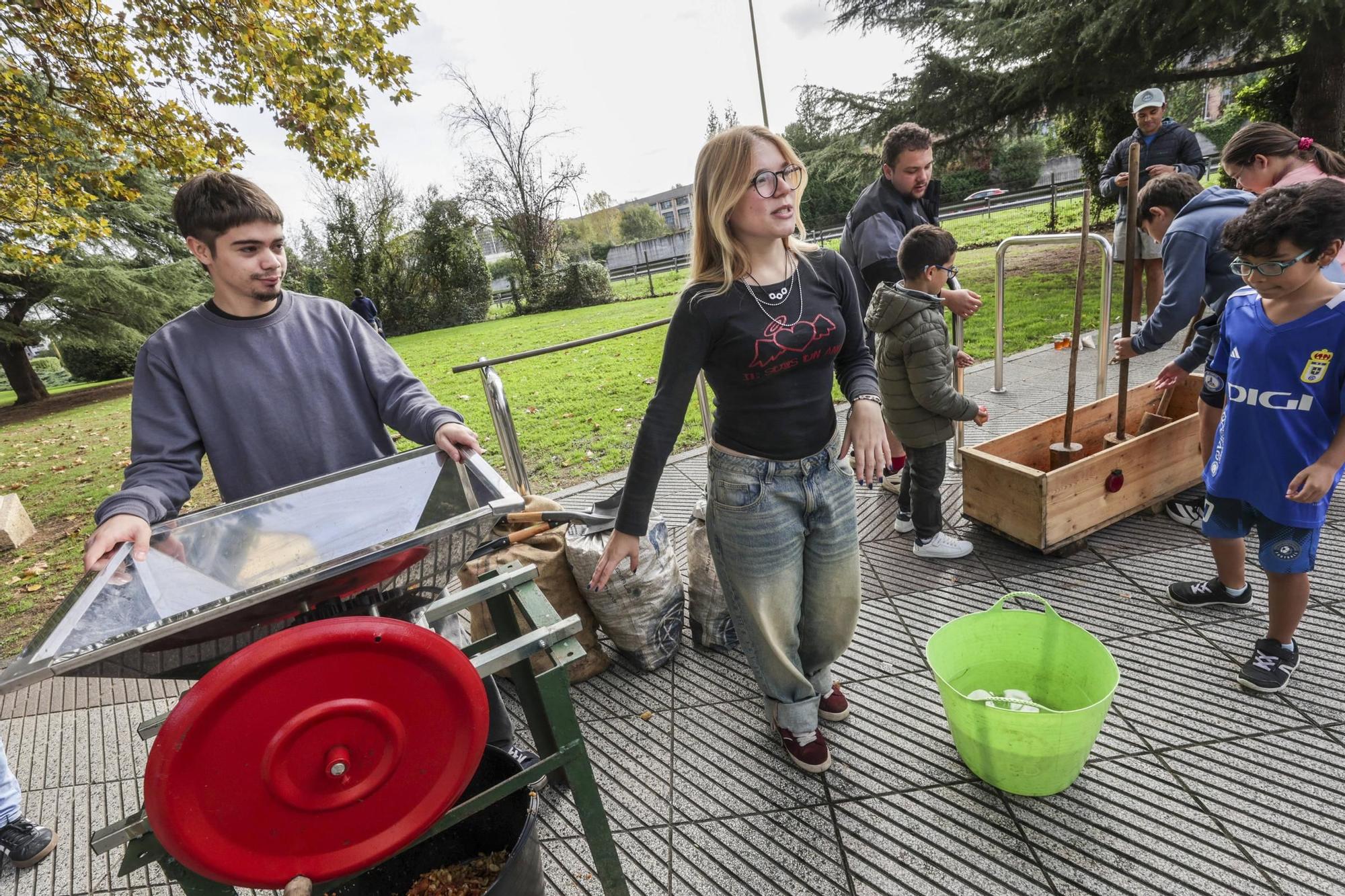 Santullano, en Oviedo, prepara castañas asadas por 450