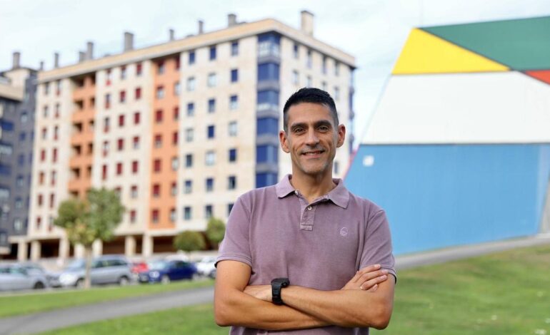 La historia de Francisco Collantes, el vecino de Oviedo que tiene la única empresa de España autorizada para hacer el examen de gruista