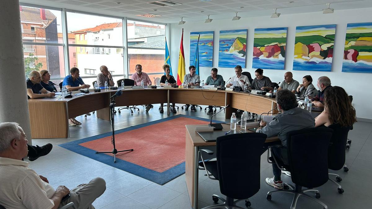 Cinco ediles del PSOE asumen las áreas de IU en Gozón tras su salida del gobierno