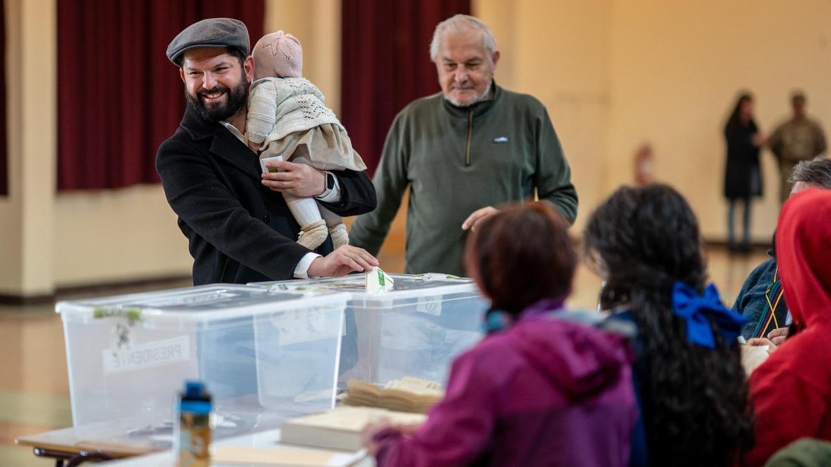 ELECCIONES EN CHILE | Los chilenos votan con la certeza de que se cierra un ciclo histórico de 35 años