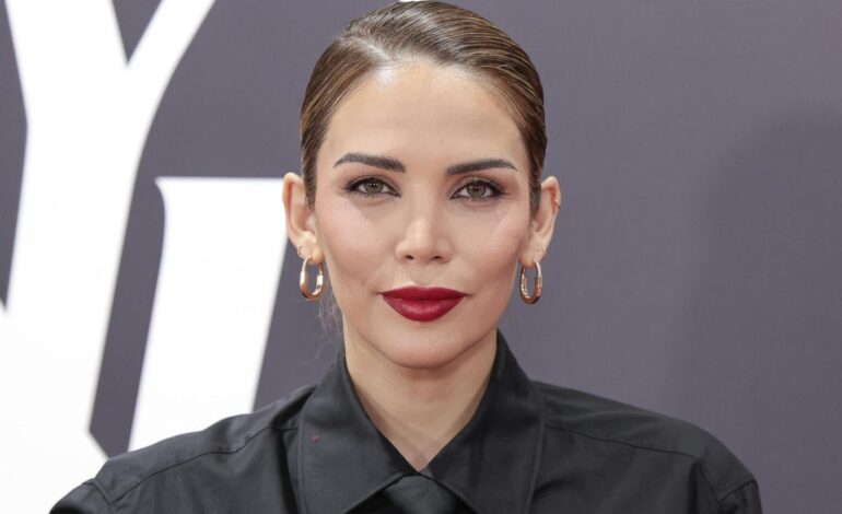 Rosanna Zanetti triunfa en el ‘street style’ con los vaqueros más virales de Zara