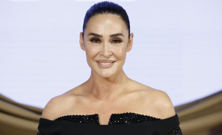 de su firma de ropa a una sociedad publicitaria