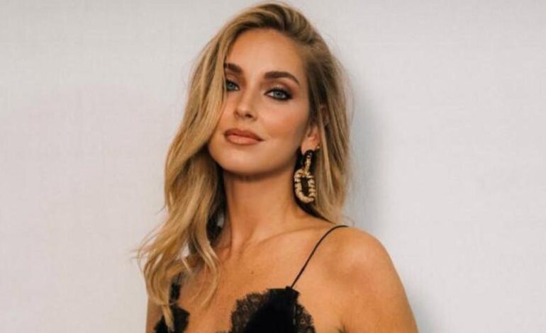 Un blazer militar puede dar un giro de 180 grados a tus ‘looks’: palabra de Chiara Ferragni