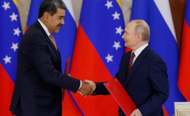 Maduro pide a Putin ayuda antiaérea ante la amenaza de Trump de bombardear enclaves de los narcos en Venezuela