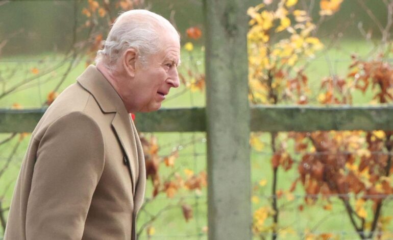 El rey Carlos III reaparece en Sandringham, la finca a la que se mudará el expríncipe Andrés tras ser despojado de sus títulos