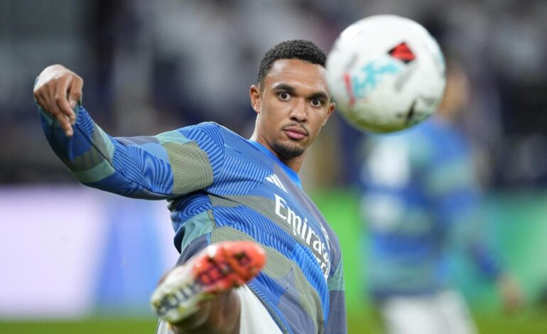 entre largas clases de español y la fría recepción que le espera en Anfield