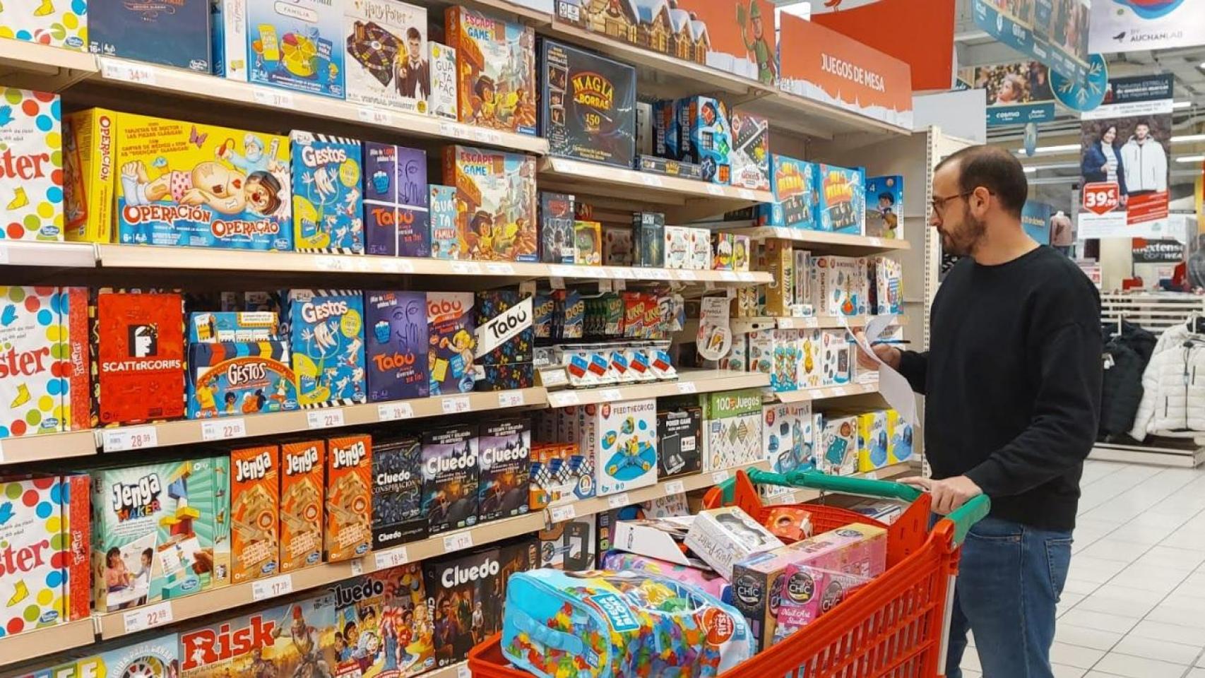 Carrefour, Aldi, Alcampo… los ‘súper’ irrumpen en la crisis del sector juguetero tradicional con una guerra de precios