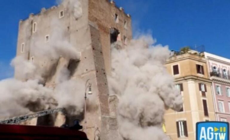 Un herido grave y varios trabajadores atrapados tras derrumbarse en Roma una torre medieval en restauración