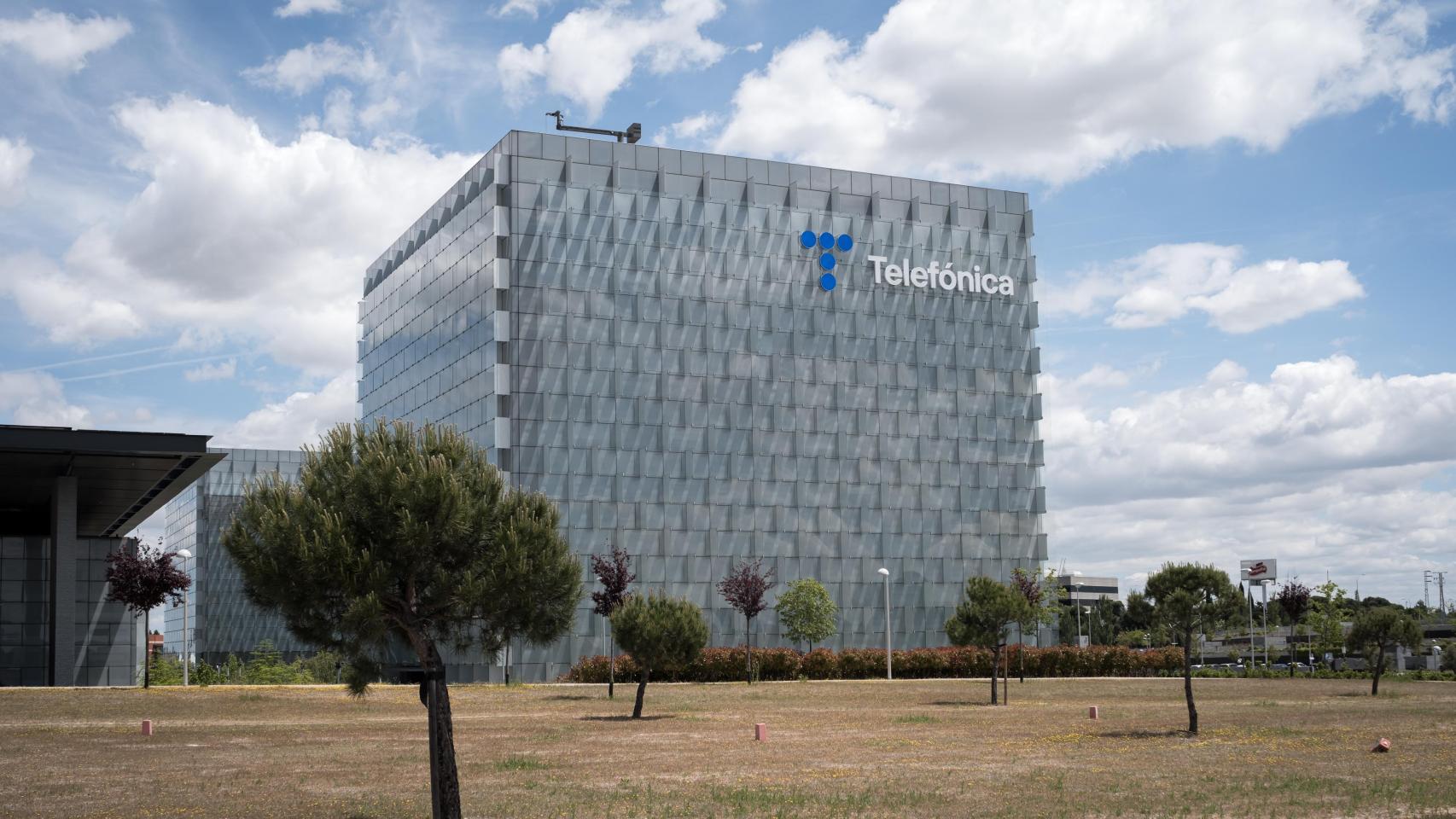 Telefónica convoca a los sindicatos este lunes para avanzarles un plan de reestructuración