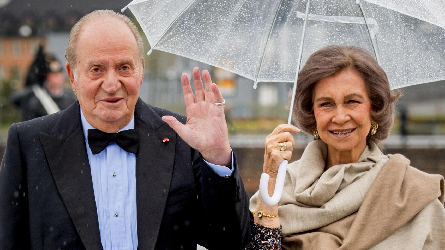 Los 24 adjetivos que usa el emérito Juan Carlos en sus memorias para ensalzar las cualidades de la reina Sofía