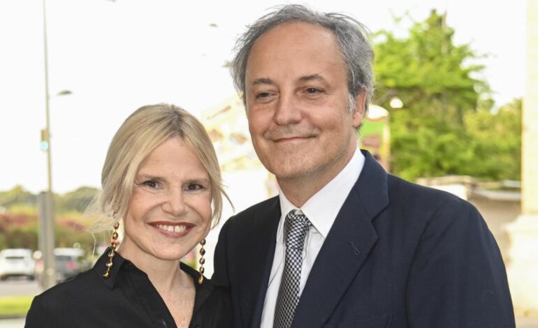 Imágenes del día: Eugenia Martínez de Irujo "muere de amor" al presenciar el momento más tierno entre su marido, Narcís Rebollo, y su perro Pepe