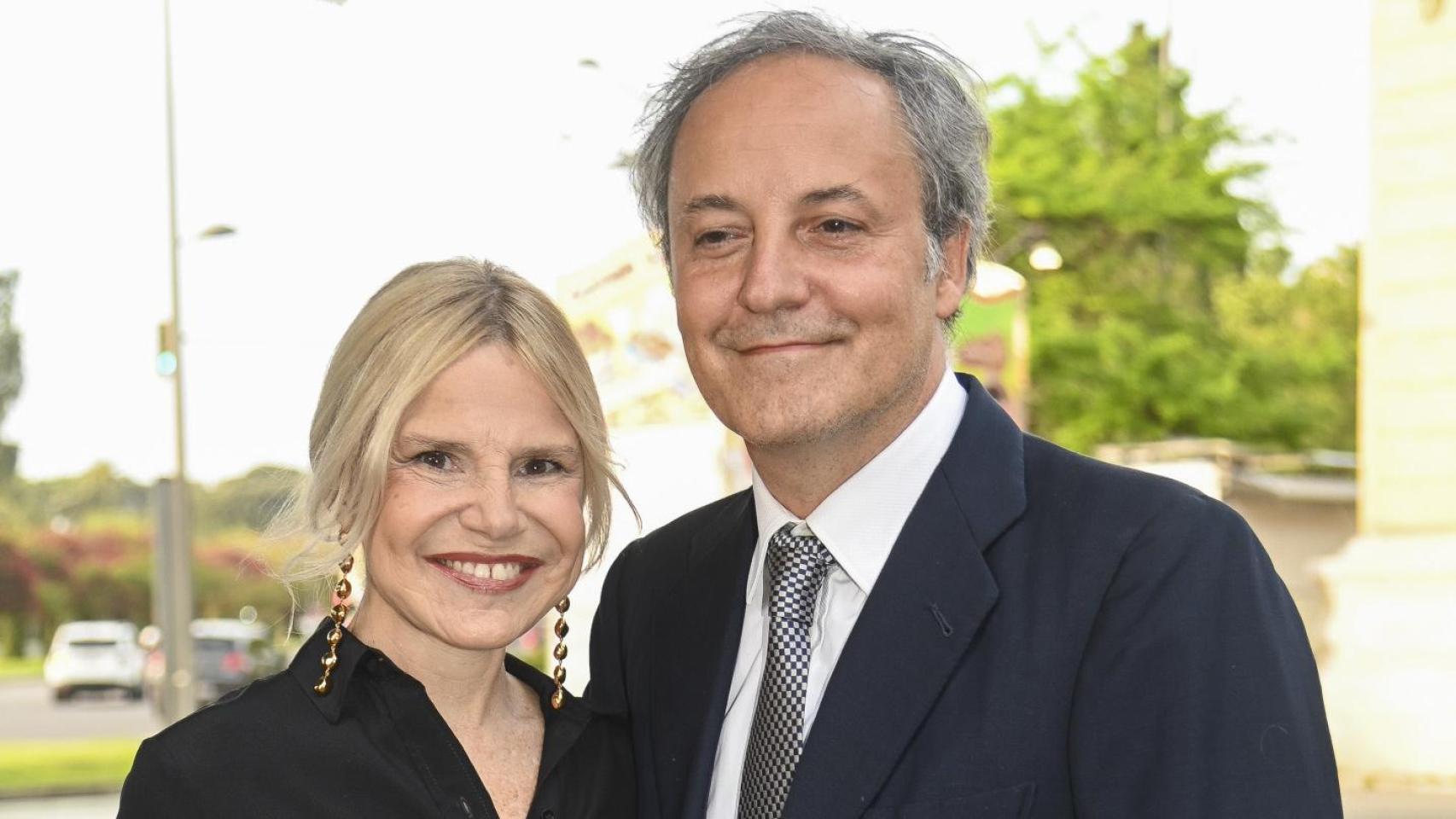 Imágenes del día: Eugenia Martínez de Irujo "muere de amor" al presenciar el momento más tierno entre su marido, Narcís Rebollo, y su perro Pepe