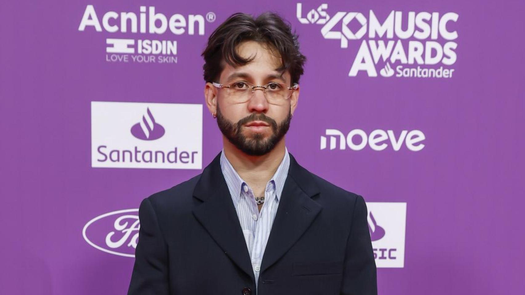 Si escuchas las canciones de salsa de los 90, dicen cosas peores