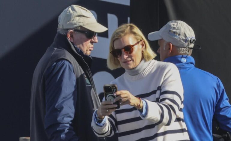 El rey Juan Carlos se cita con sus sobrinos Alfonso y María Zurita en Sanxenxo (sin el Bribón) tras la publicación de sus memorias