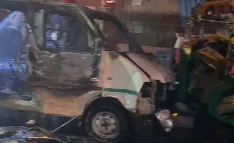 Nueve muertos y varios heridos en Nueva Delhi tras una fuerte explosión junto al Fuerte Rojo