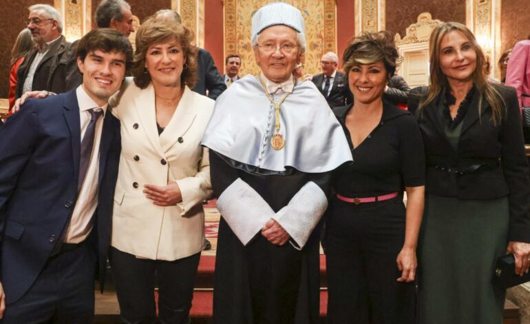 de su mujer y donante de riñón, Ángela, a su hijo ingeniero de 23 años