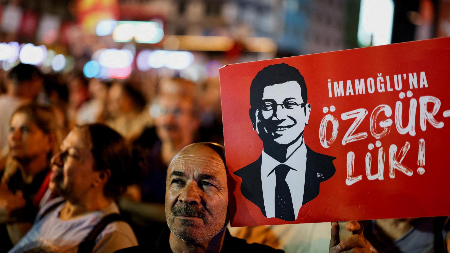 Un fiscal de Turquía pide más de 2.000 años de cárcel para Ekrem Imamoglu, el principal rival político de Erdogan