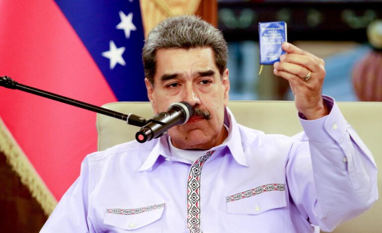 Maduro se prepara para resistir ante una posible intervención militar de EEUU