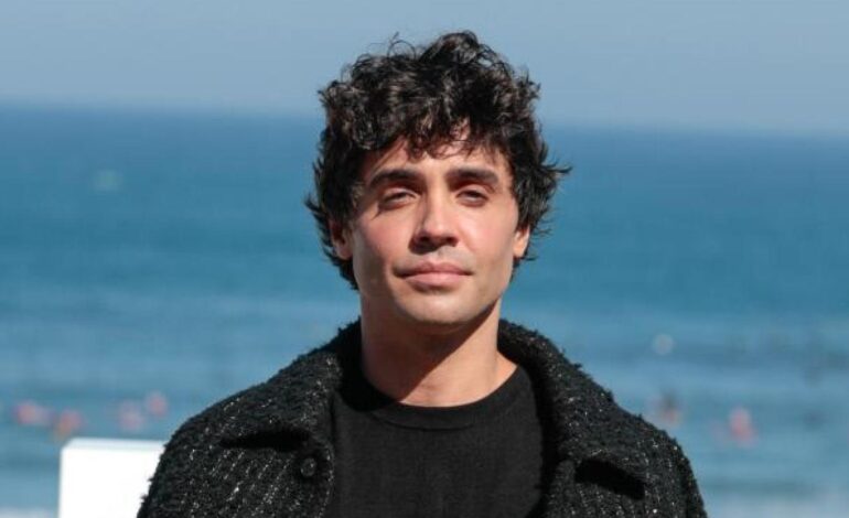 Javier Ambrossi reaparecerá públicamente en Madrid ocho días después de su ruptura con Javier Calvo: todos los detalles