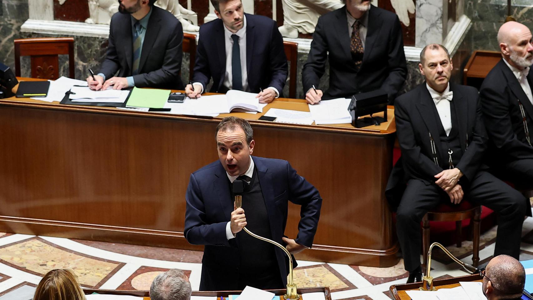 Lecornu acepta suspender la reforma de las pensiones hasta las elecciones de 2027 para salvar su gobierno en Francia