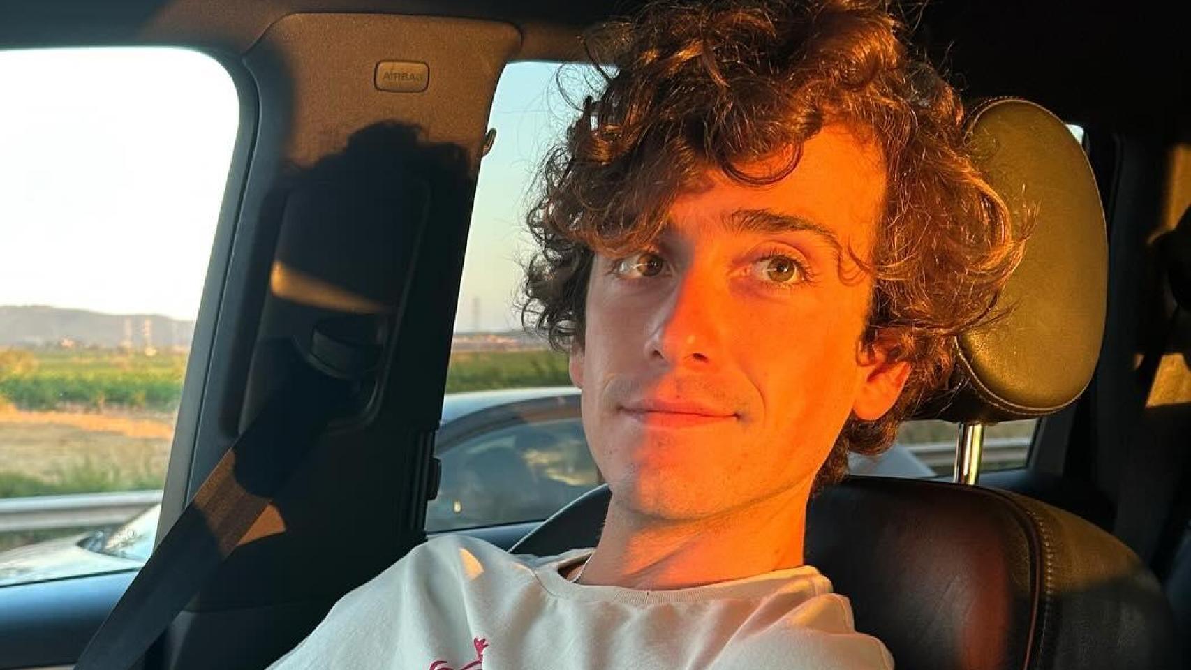 Quién es Guitarricadelafuente, el actor que trabaja en la nueva película de Javier Calvo y ha forjado una gran amistad con él