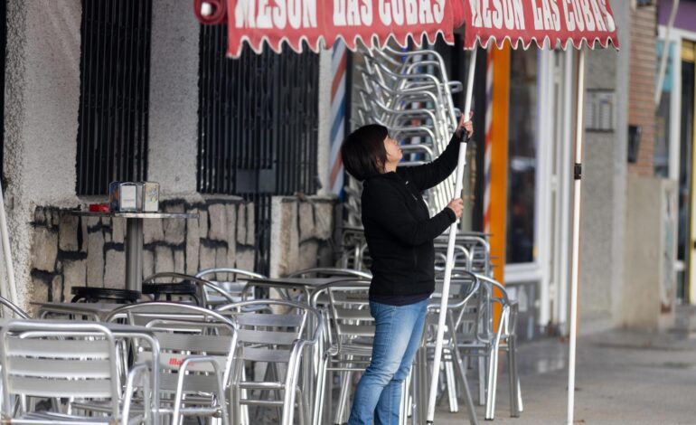 El 10% de los asalariados españoles, casi dos millones de personas, cobra menos de 1.070 euros brutos al mes